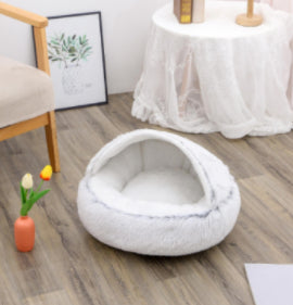 Cozy pet bed with an enclosed cocoon-style design