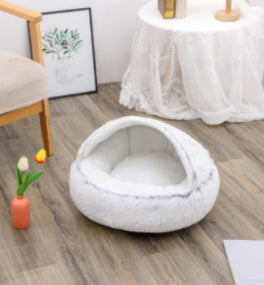 Cozy pet bed with an enclosed cocoon-style design